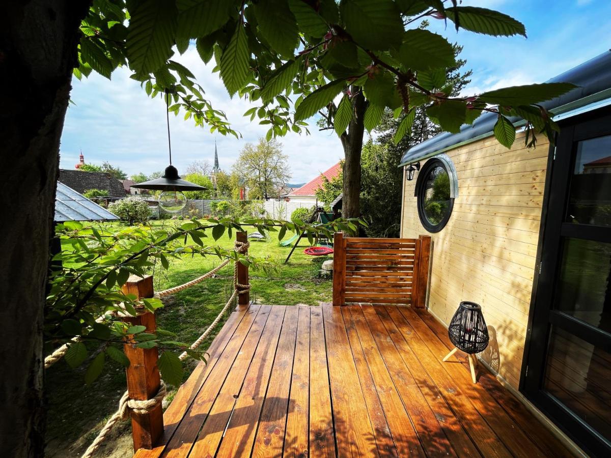 Maringotka Trojzemka Hotel Hrádek nad Nisou Exterior foto